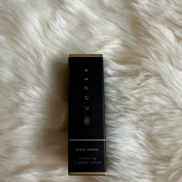 CODE 8 matte velour lipstick - Picture 5 of 10